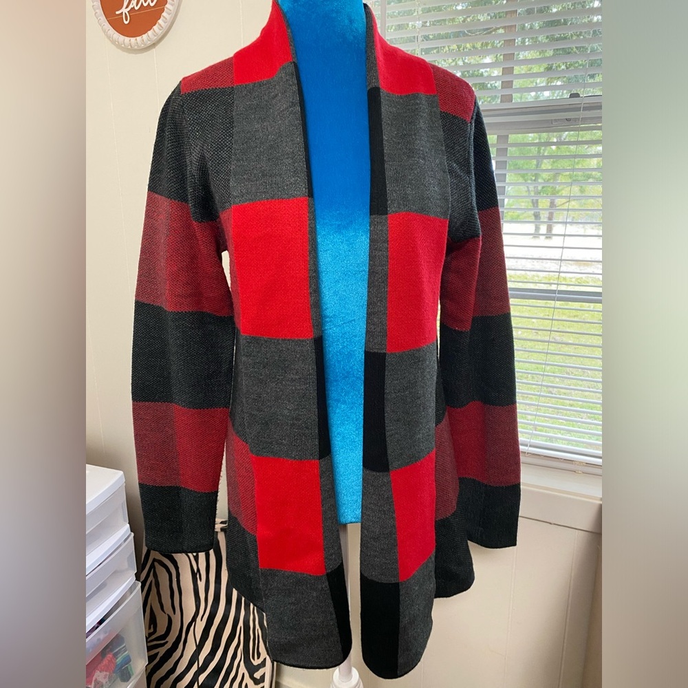 Jillian Nicole women’s Cardigan.